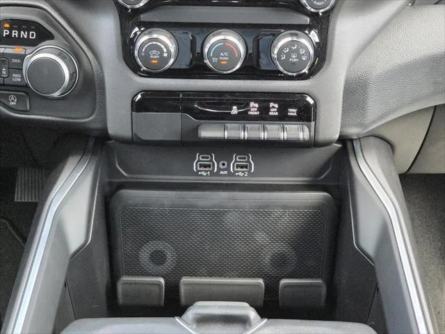 New 2026 Diamond Black Crystal Pearl-Coat Exterior Paint RAM Express image 11