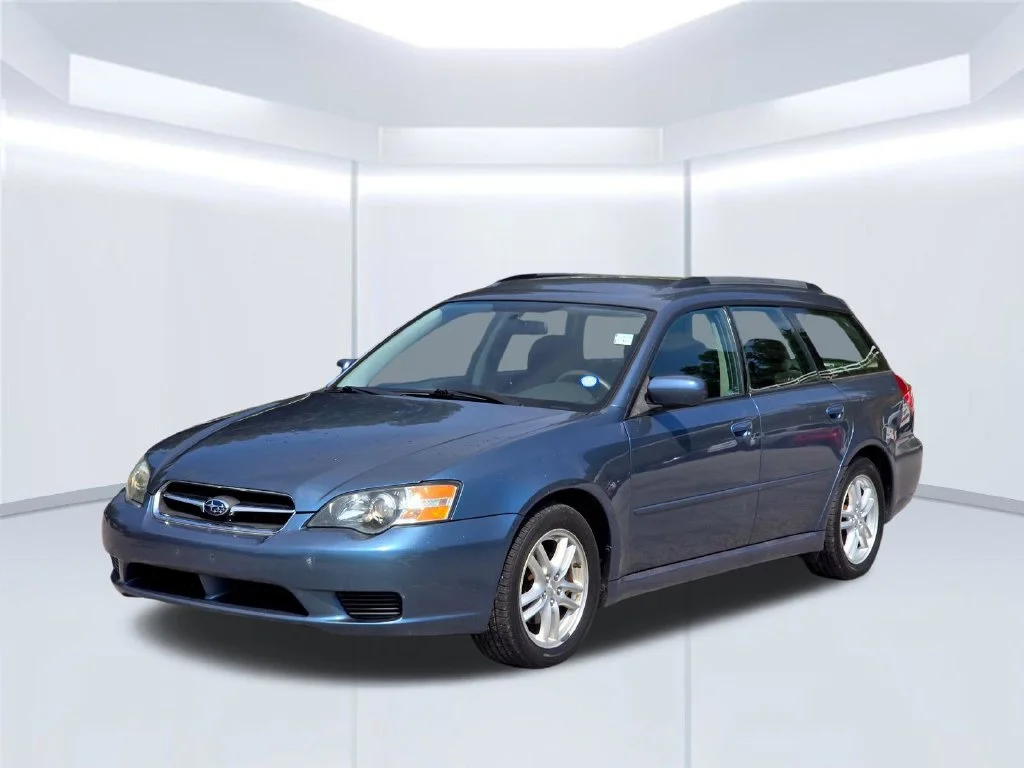 Used 2005  Subaru 2.5i image 2
