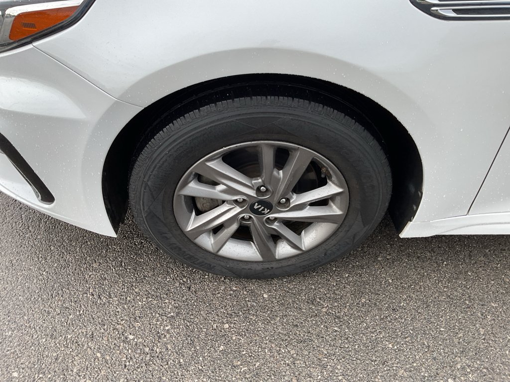 Used 2020 Snow White Pearl Kia LX image 5