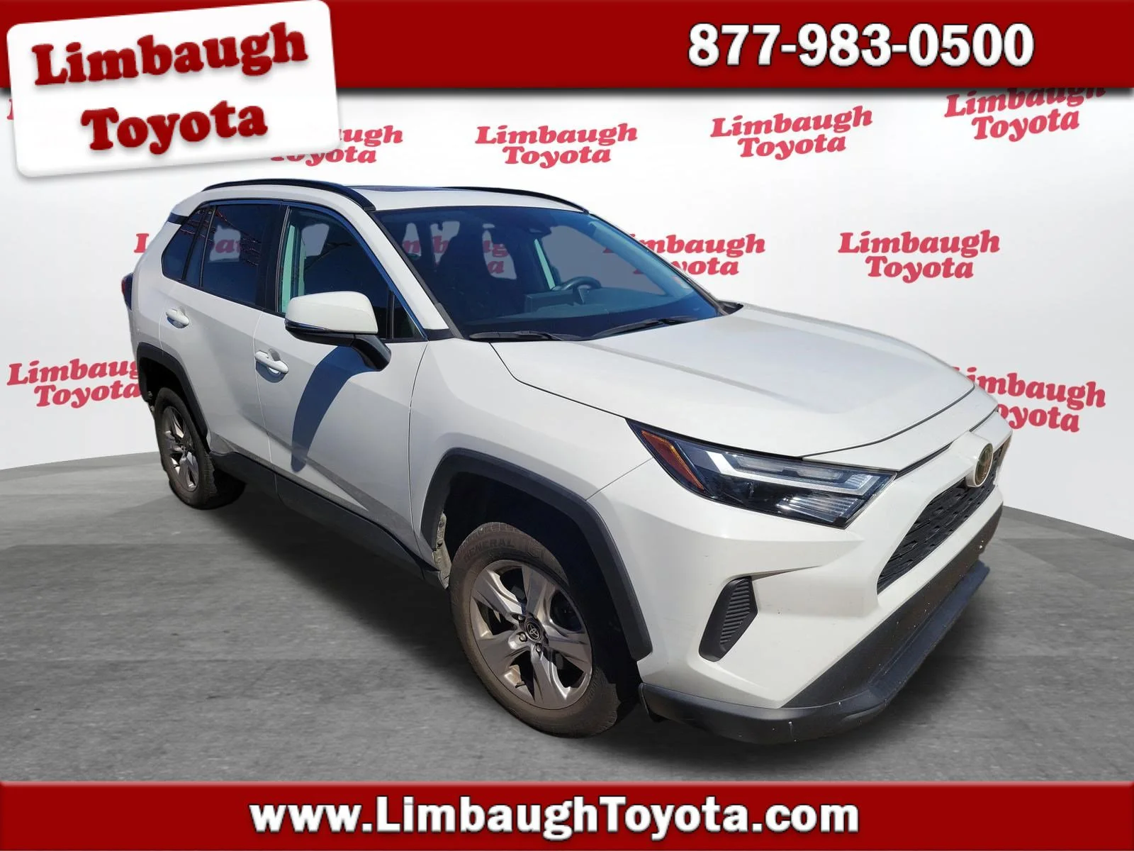 2022 Toyota RAV4 XLE FWD's photo
