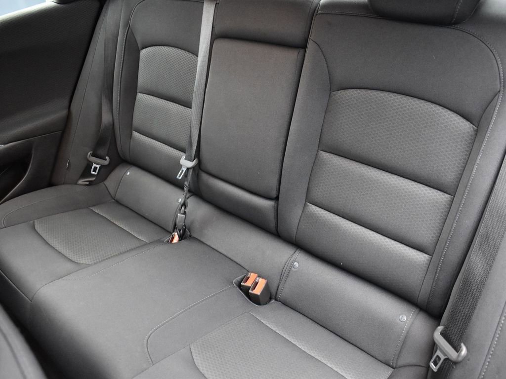 2017 CHEVROLET MALIBU - Image 23