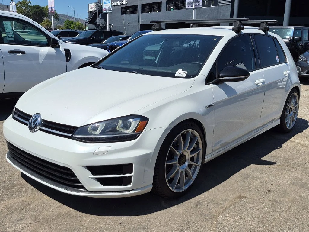 Used 2016 White Volkswagen  image 3