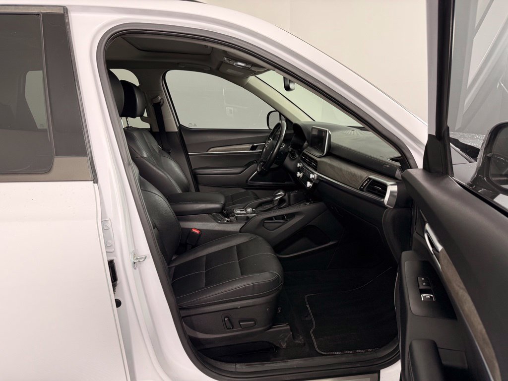 Used 2022 Glacial White Pearl Kia SX image 23