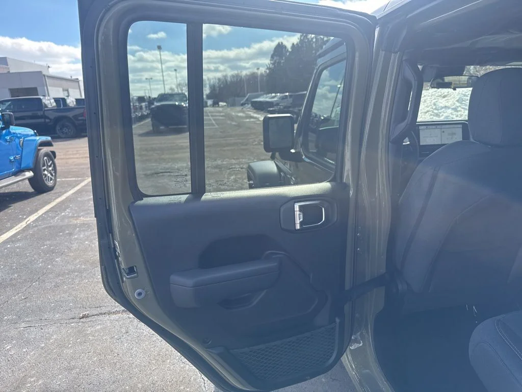 2025 Jeep Wrangler 4-Door Sport S - Photo 38