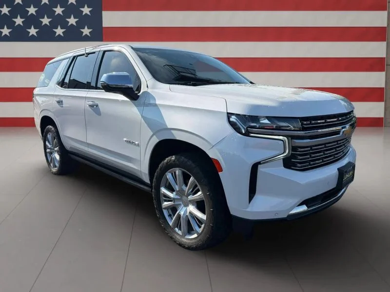 Used 2022 White Chevrolet Premier Sport Utility 4D image 8