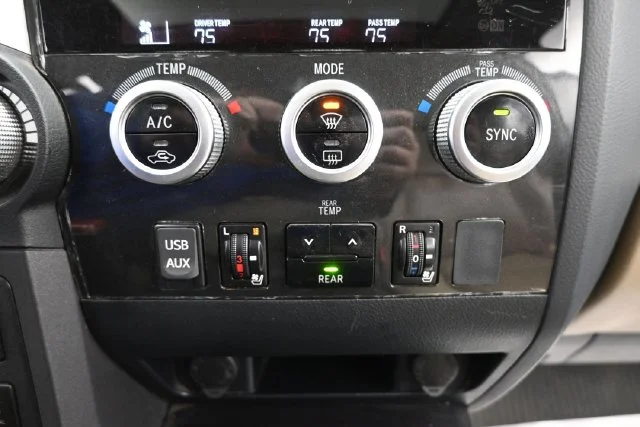 Used 2018 Shoreline Mist Toyota Platinum image 22