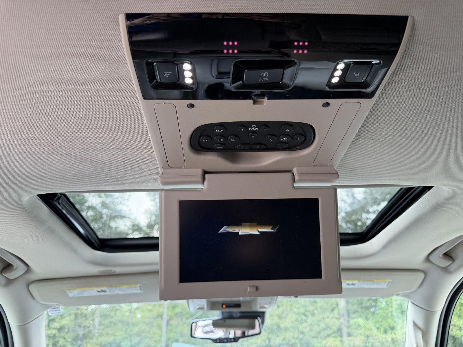 Used 2020 Iridescent Pearl Tricoat Chevrolet LT image 19