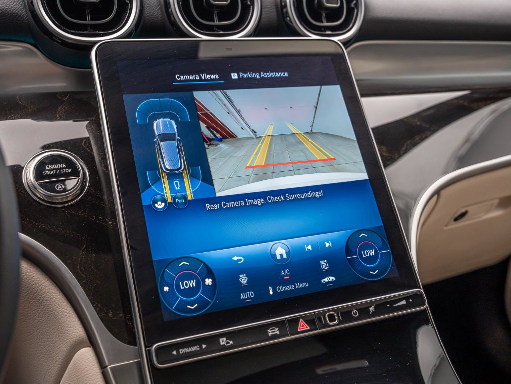 Used 2026 Polar White Mercedes-Benz GLC 300 image 36