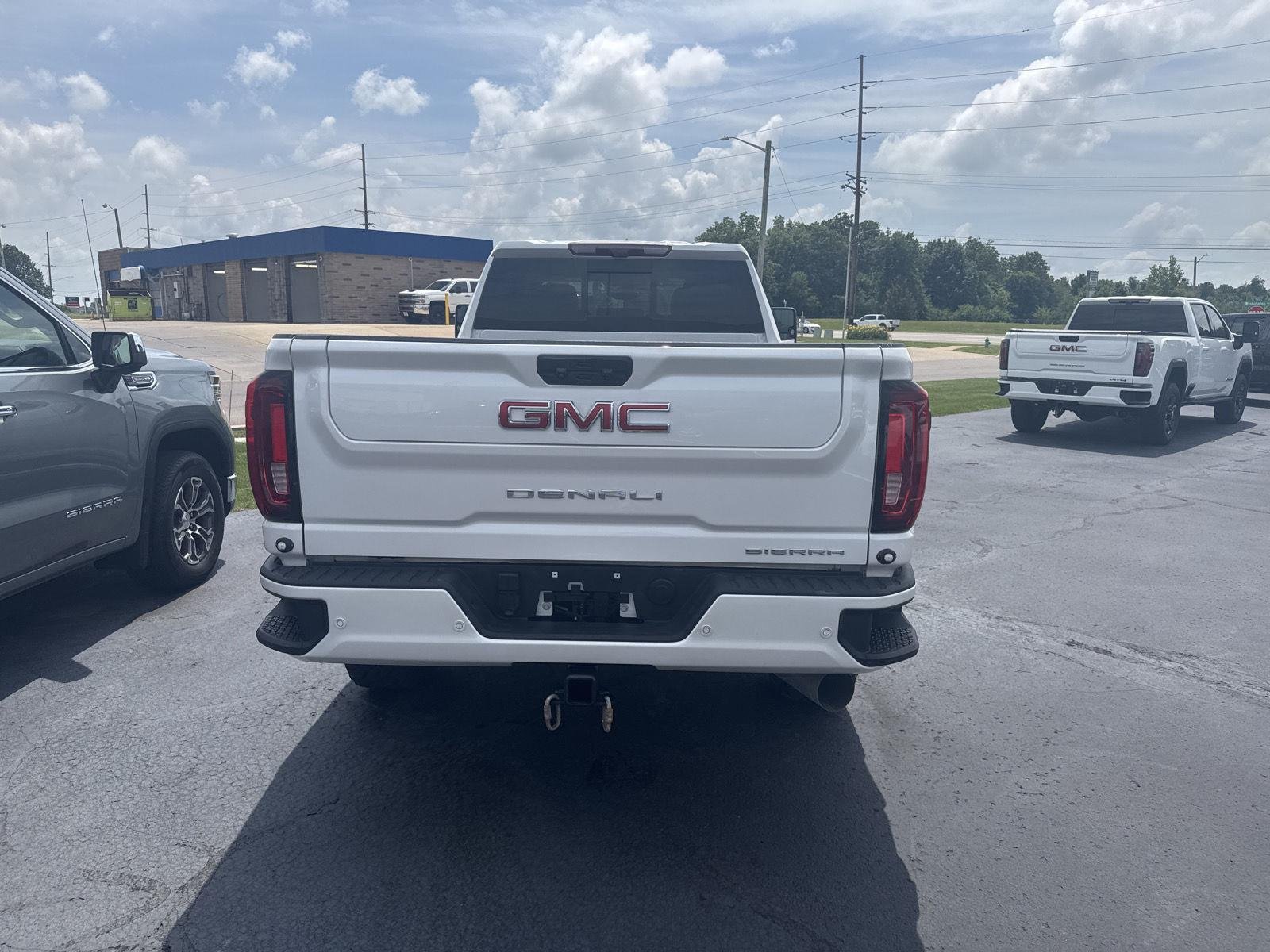 Used 2023 White Frost Tricoat GMC Denali image 3