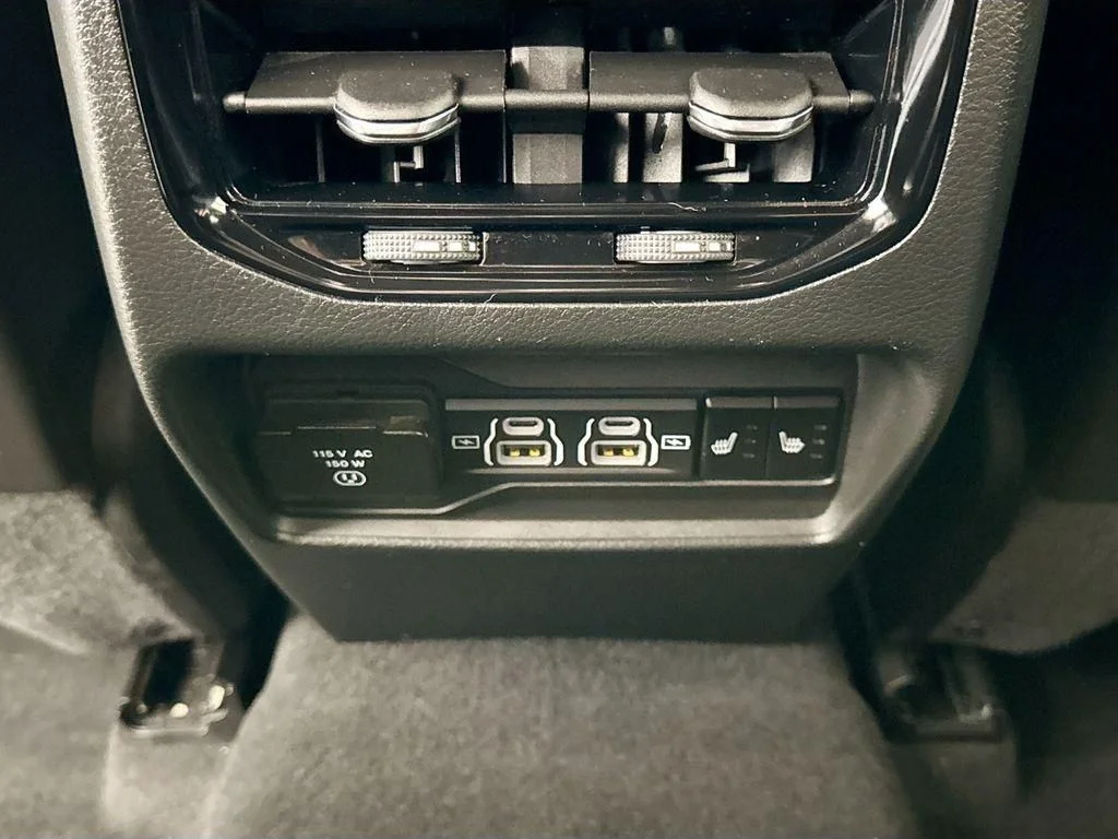Used 2024 Silver Jeep Trailhawk 4xe image 18