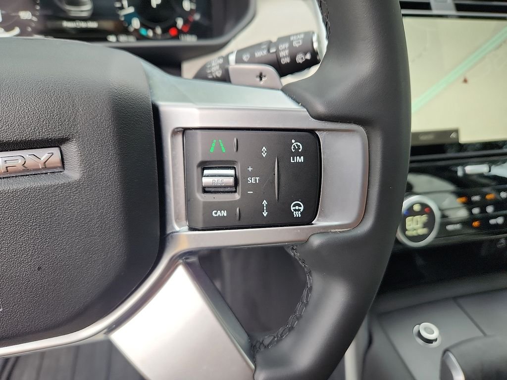 Used 2025 Fuji White Land Rover S image 23