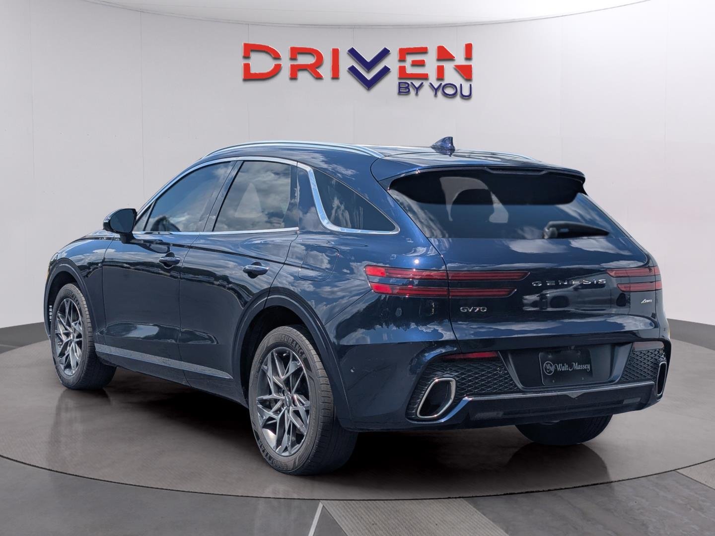 Used 2022 Adriatic Blue Genesis 2.5T image 3