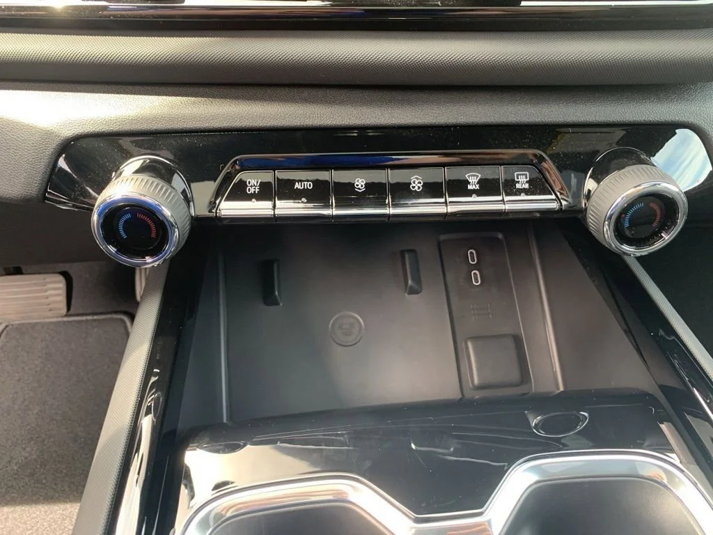 2025 Chevrolet Silverado EV RST - Photo 22