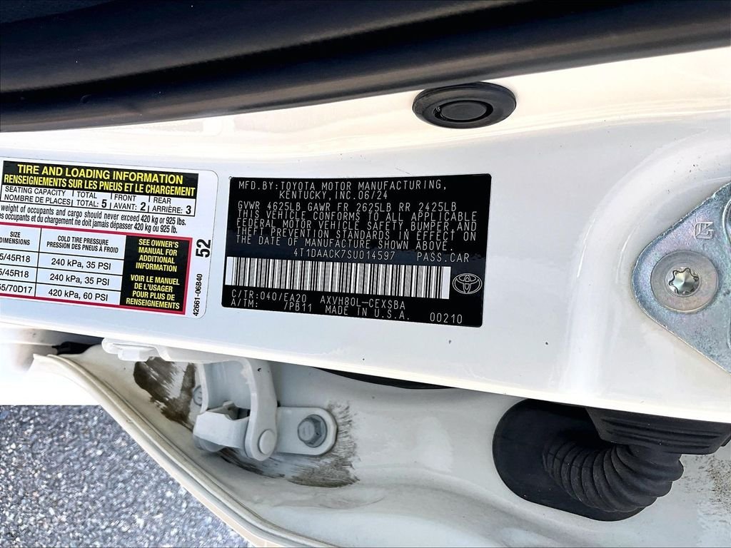 Used 2025 White Toyota SE image 36
