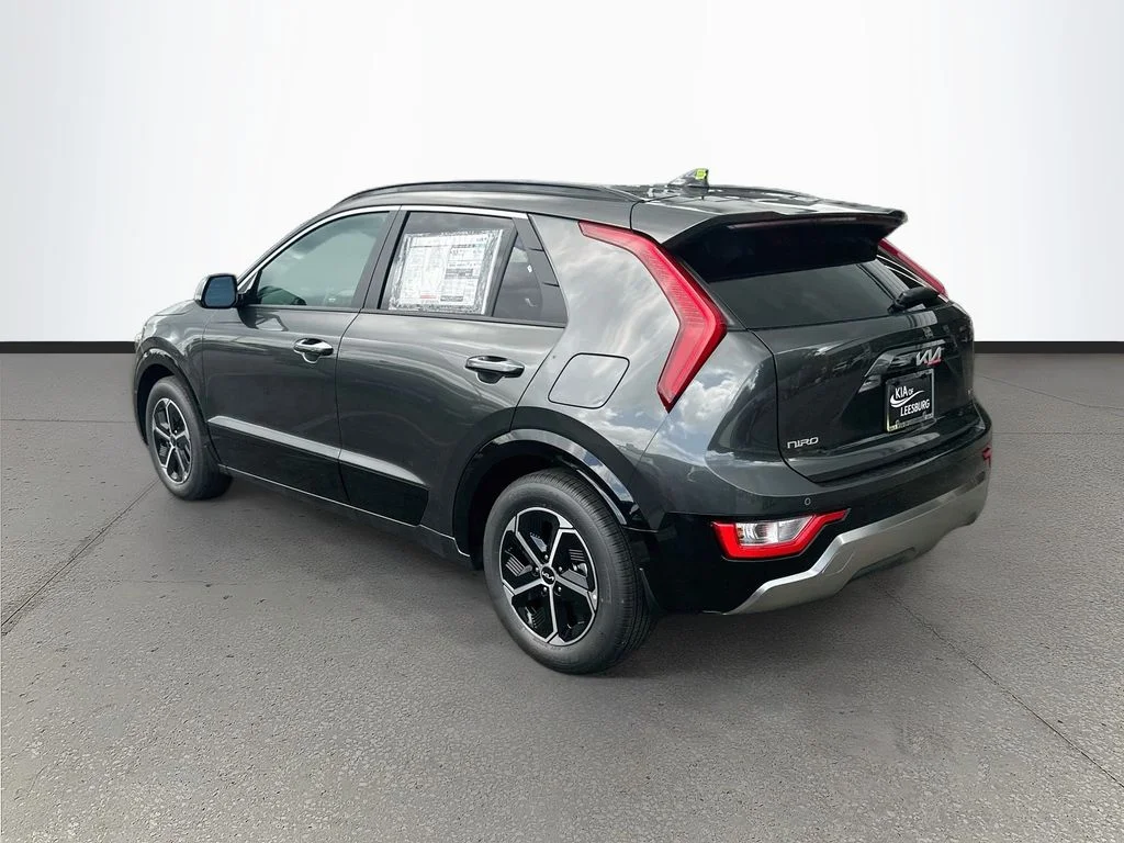 New 2026 Interstellar Gray Kia SX image 5