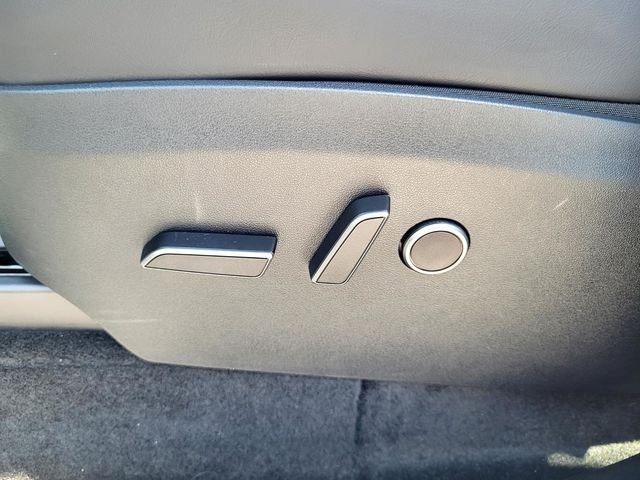 Used 2023  Tesla Performance image 11