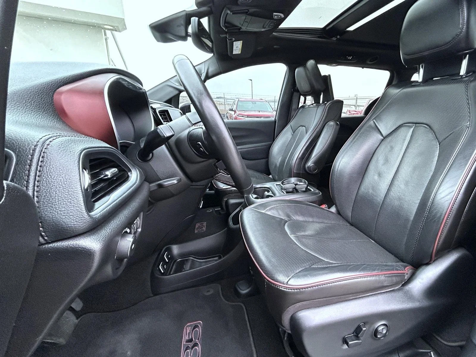 Used 2020 Black Chrysler Limited image 10