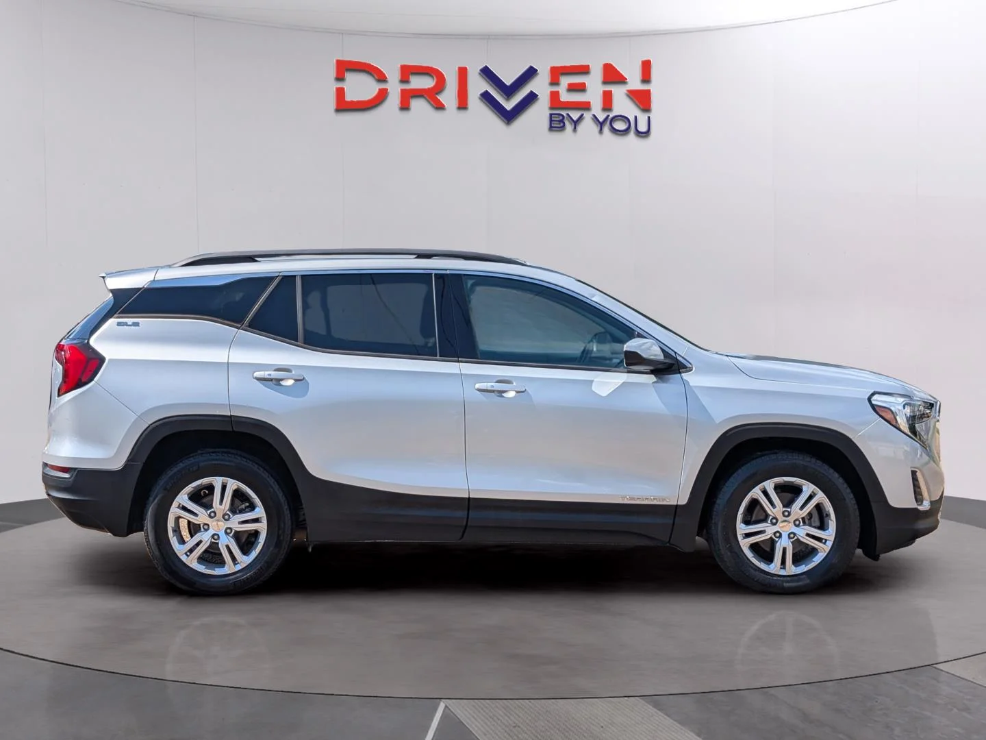 Used 2020 QUICKSILVER METALLIC GMC SLE image 3
