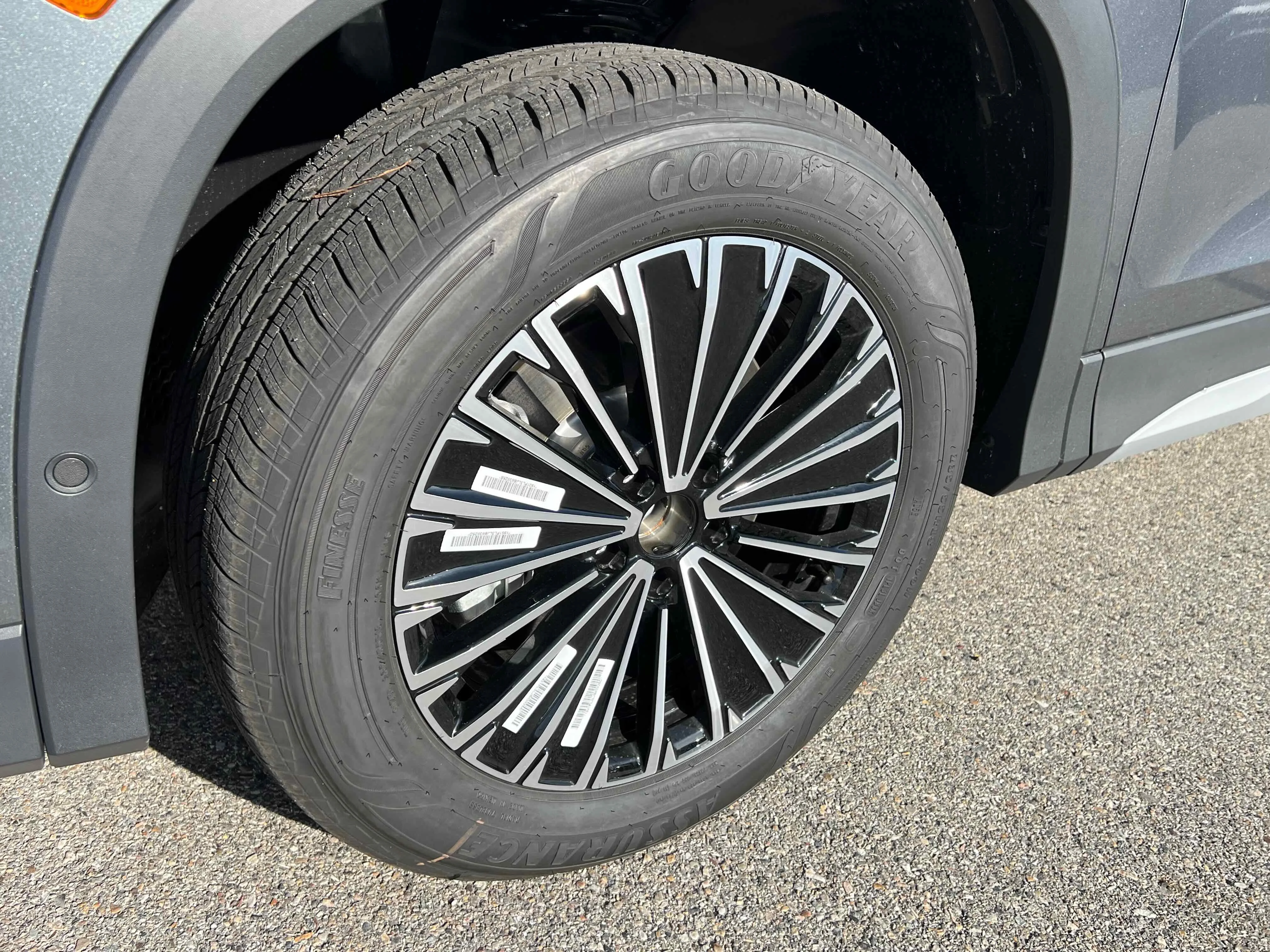 New 2026 Platinum Gray Volkswagen S image 8