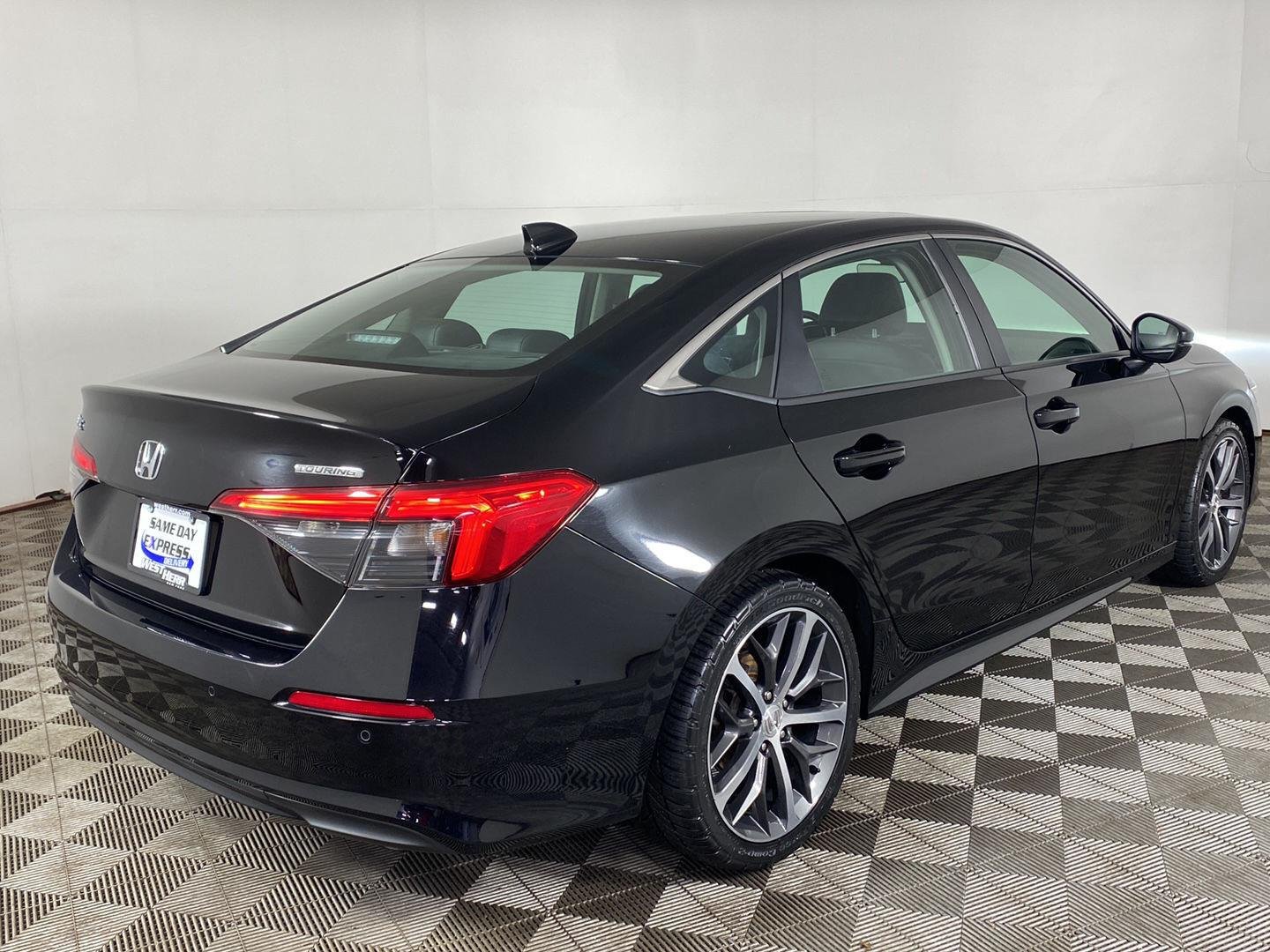 Used 2023 Crystal Black Pearl Honda Touring image 8