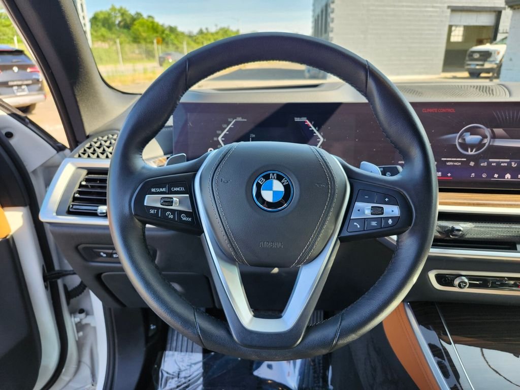 Used 2024 White BMW xDrive50e image 29
