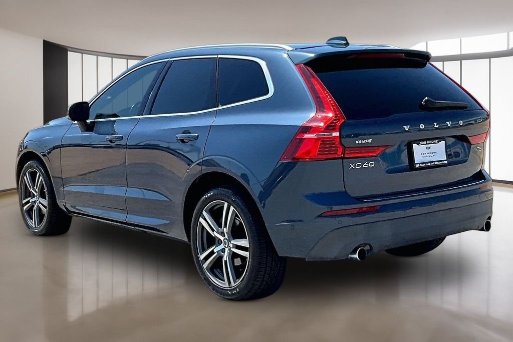 Used 2019 Blue Volvo T5 Momentum image 12