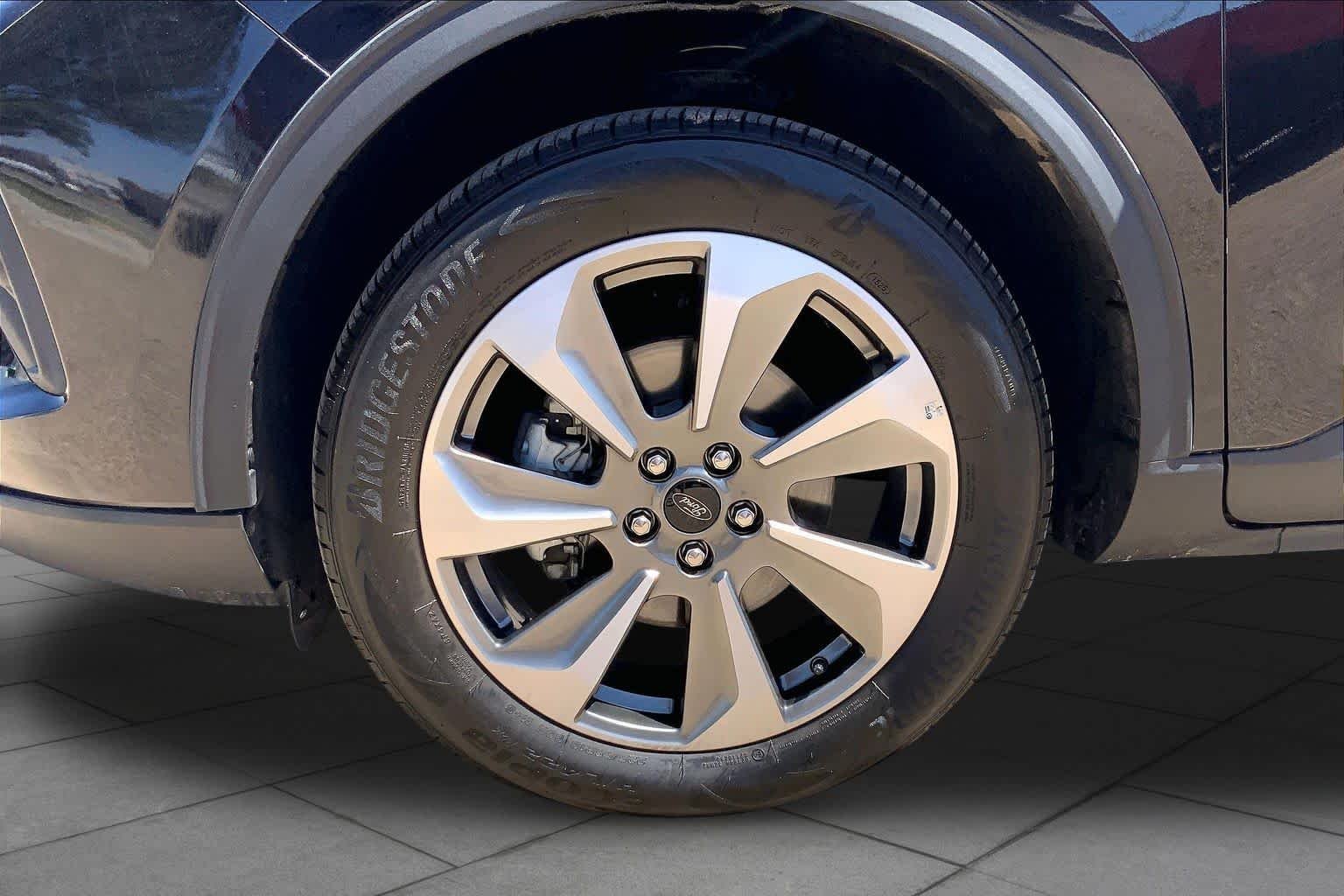 Certified Used 2025 Agate Black Metallic Ford Platinum image 11