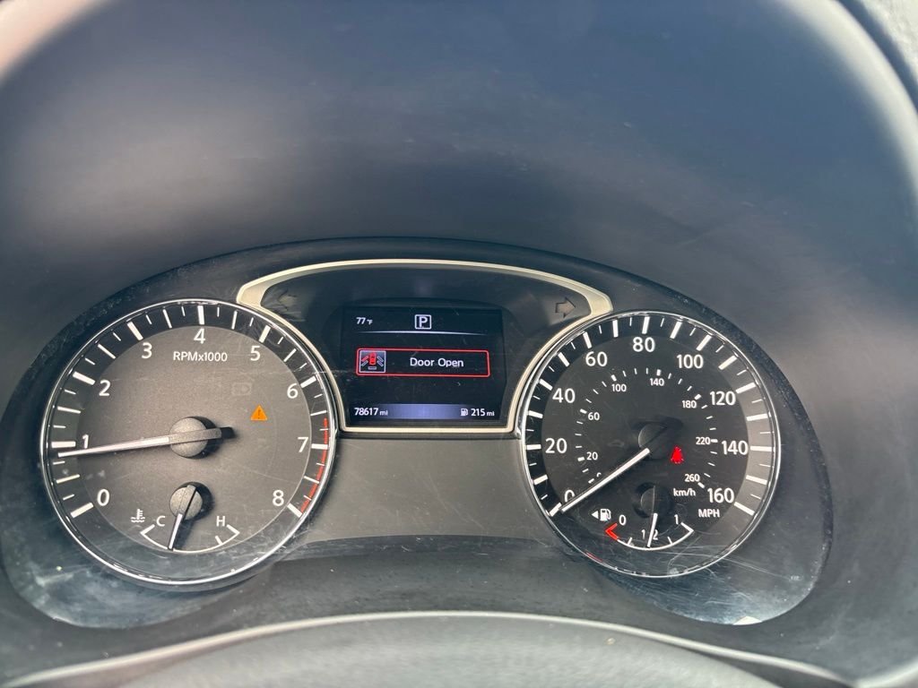 Used 2017 Silver Nissan 2.5 S image 22