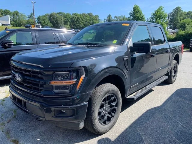 Used 2024 Black Ford XLT image 4