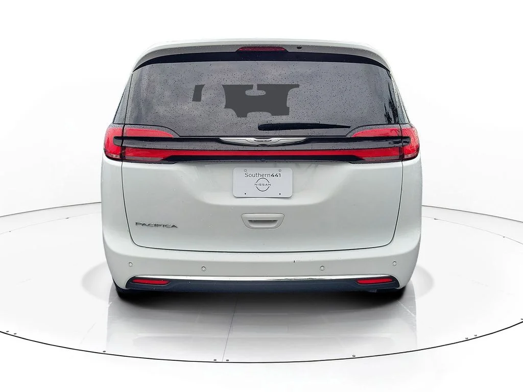 Used 2023 White Chrysler Touring L image 6