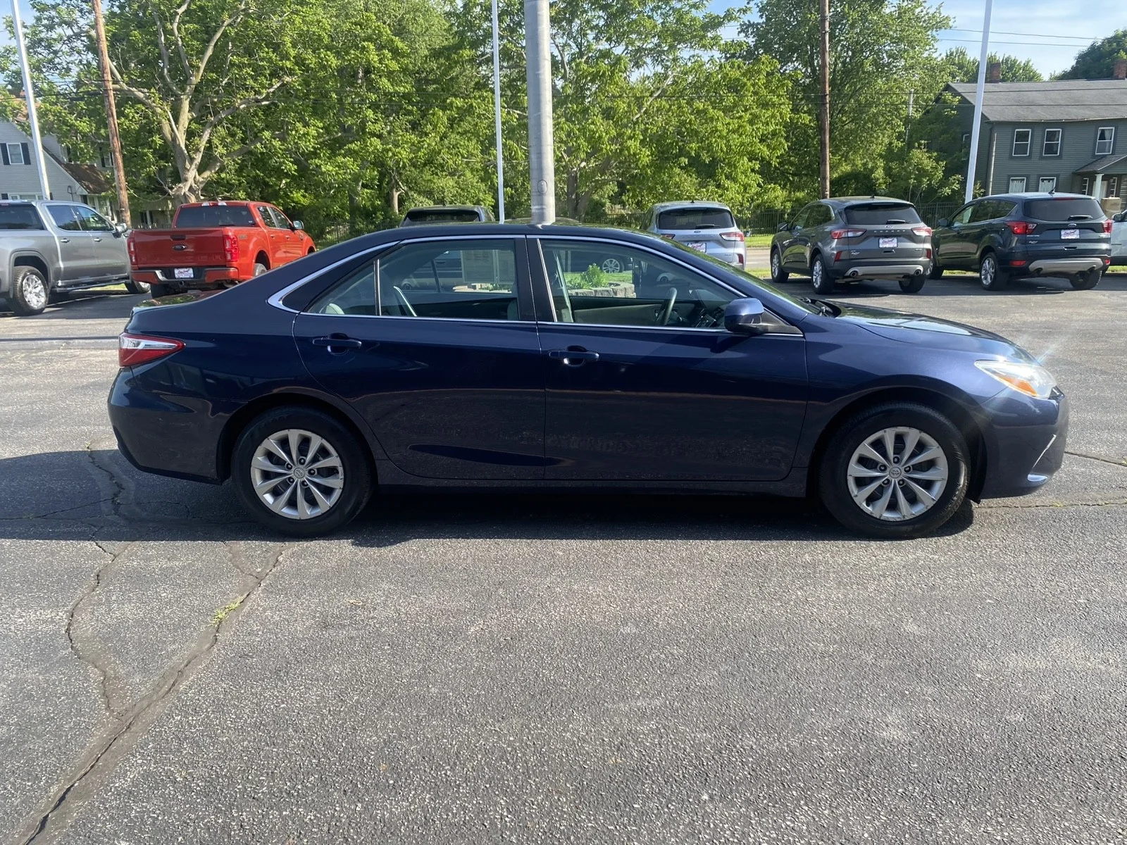 Used 2015 Blue Toyota LE image 4