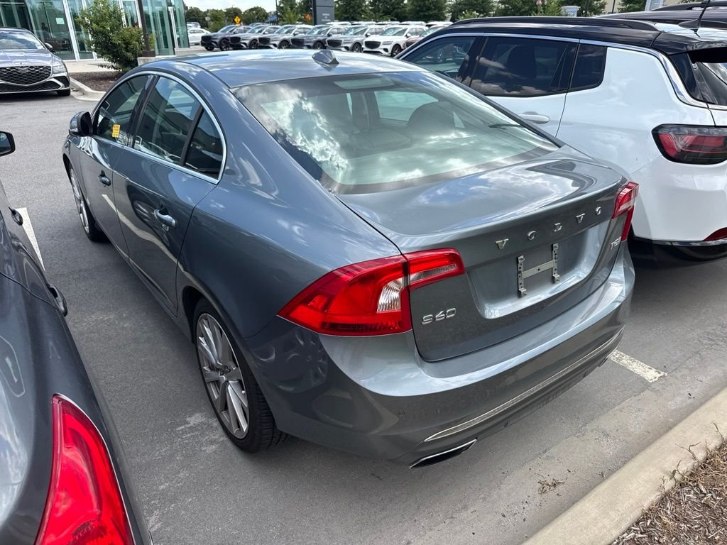Used 2016 Gray Volvo T5 image 4