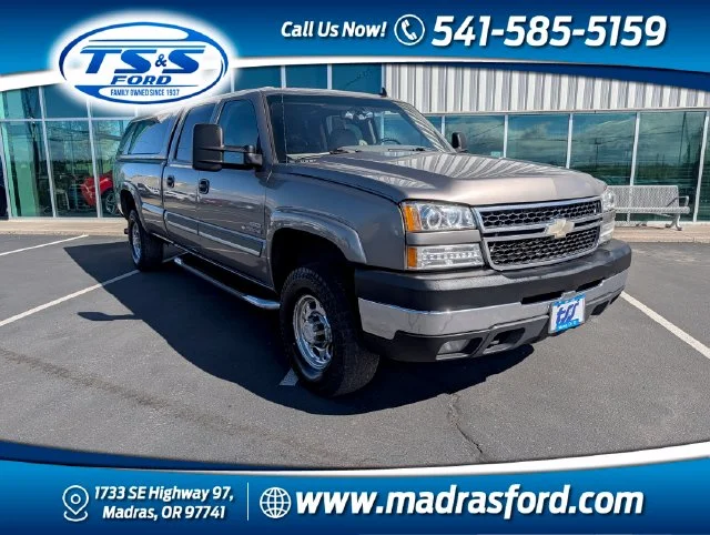 Used 2006 Gray Chevrolet LT image 1