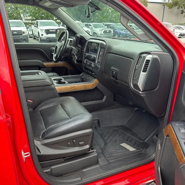 Used 2018 Red Chevrolet LTZ image 17