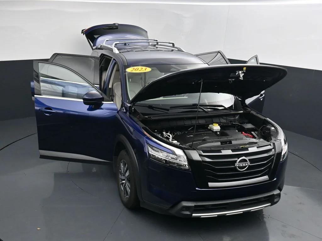 Used 2023 Blue Nissan SL image 42