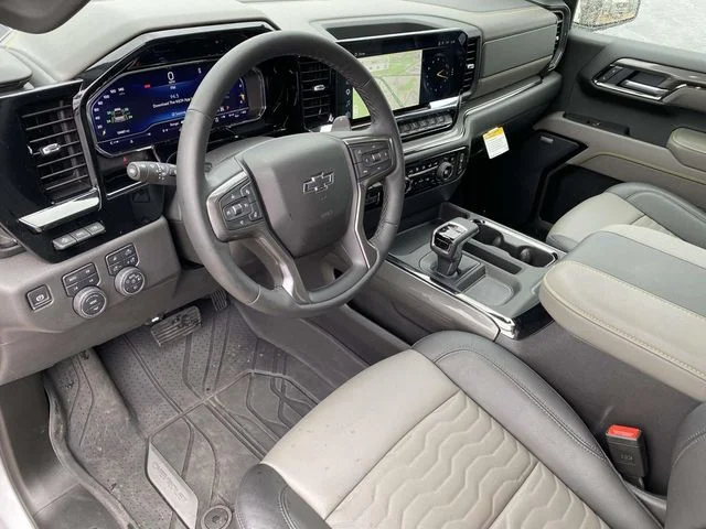 Used 2025 White Chevrolet ZR2 image 11