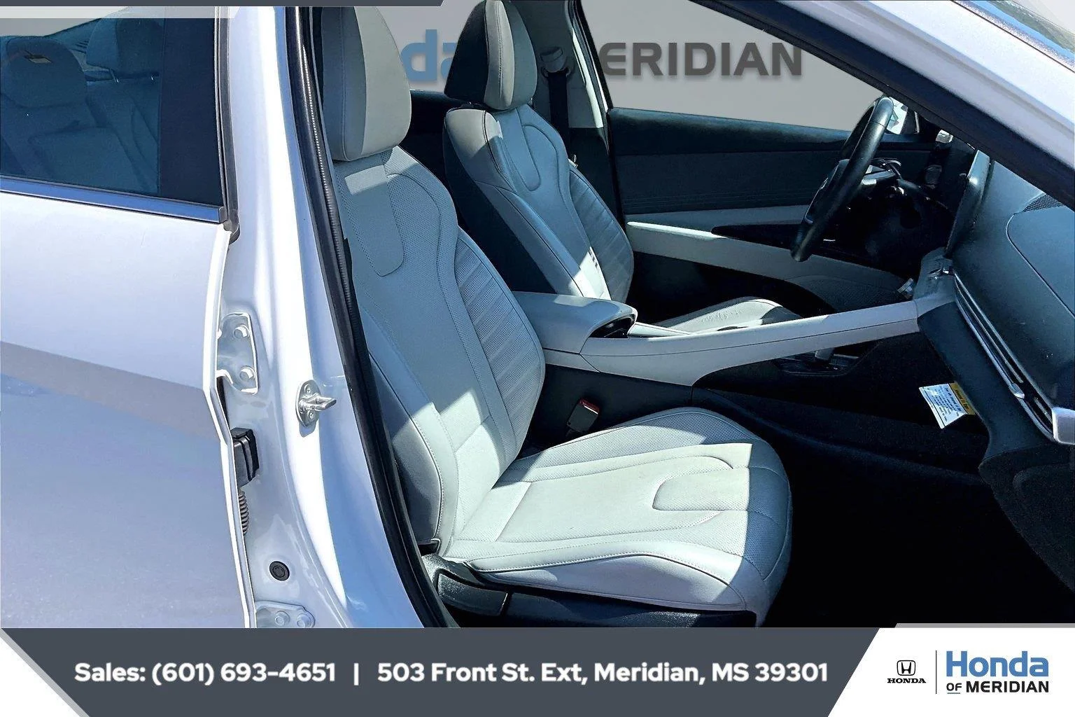 Used 2024 Serenity White Hyundai Limited image 6