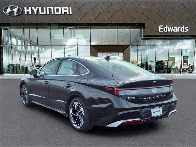 New 2026 Black Hyundai SEL Sport image 4