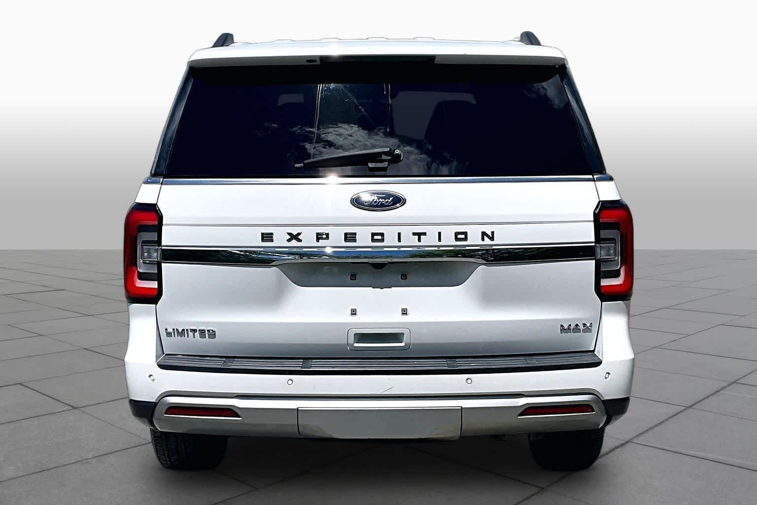 Certified Used 2023 Oxford White Ford Limited image 4