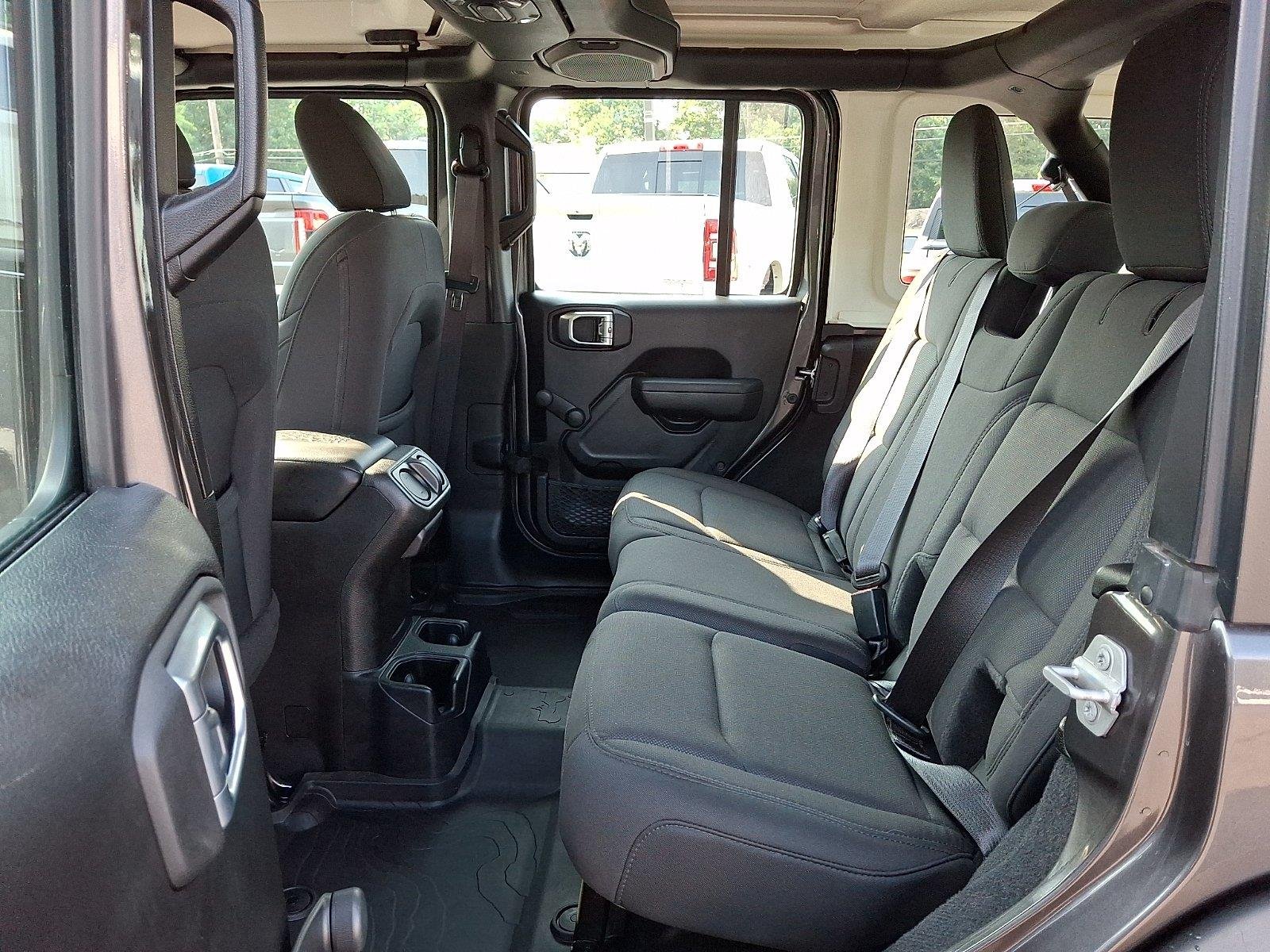 Used 2022 Granite Crystal Metallic Clearcoat Jeep Unlimited Sport image 10
