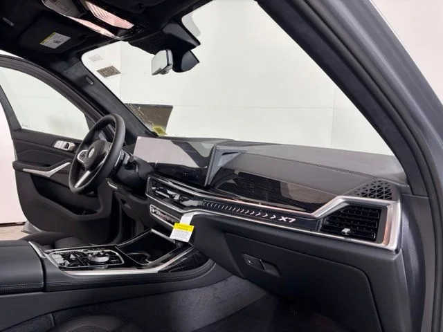 Used 2027 Frozen Pure Grey Metallic BMW xDrive40i image 18
