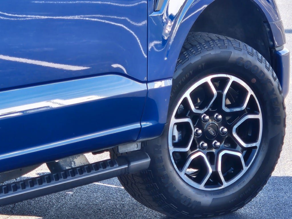 Certified Used 2023 Blue Metallic Ford XLT image 13