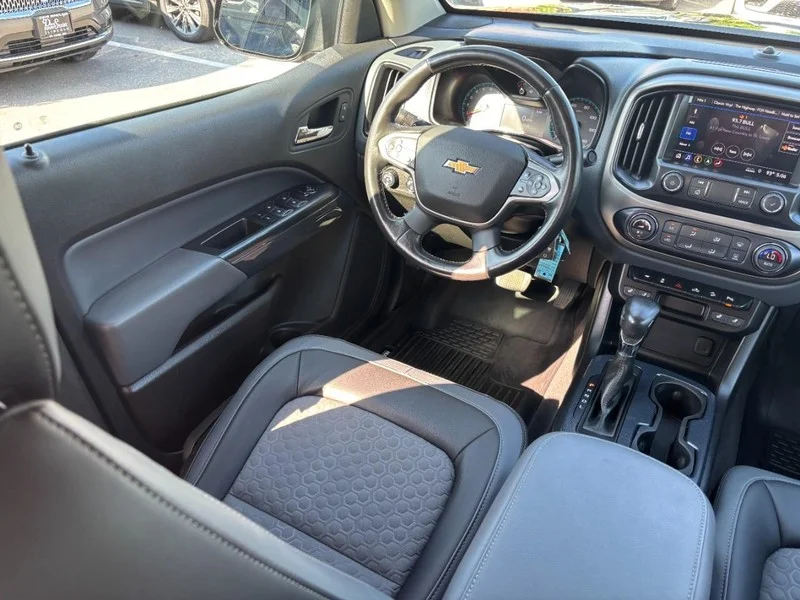 Used 2022 Black Chevrolet Z71 image 12