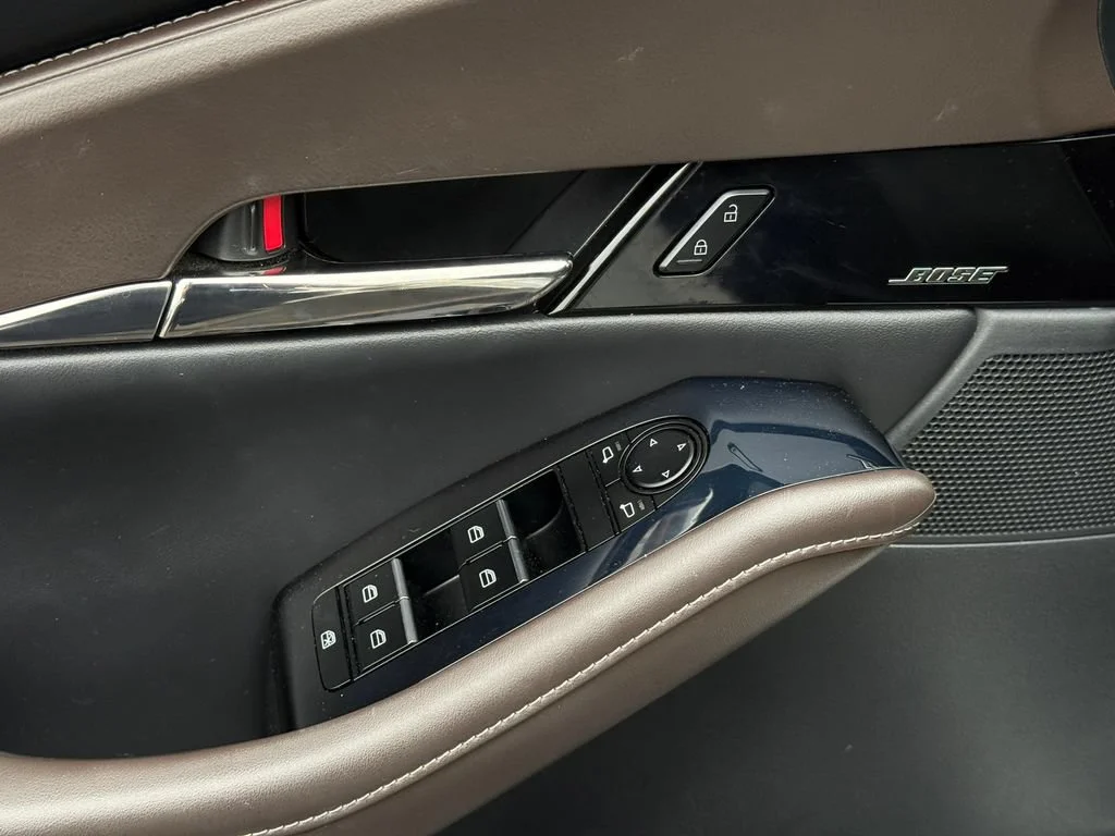Used 2021  Mazda Premium image 5