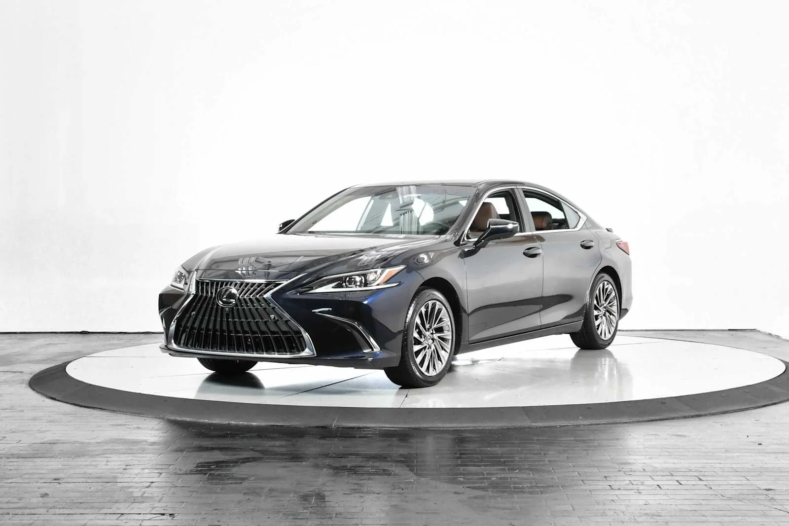 2025 Lexus ES 300h 300h Luxury's photo