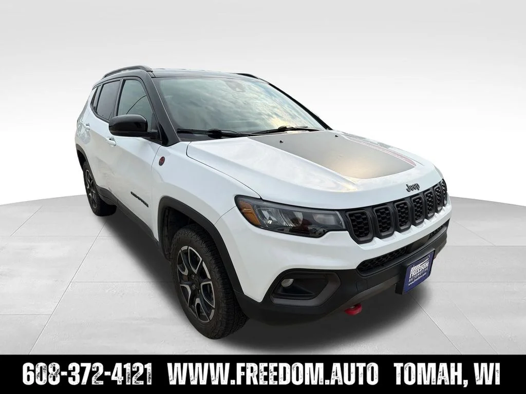 Used 2025 White Jeep Trailhawk image 11