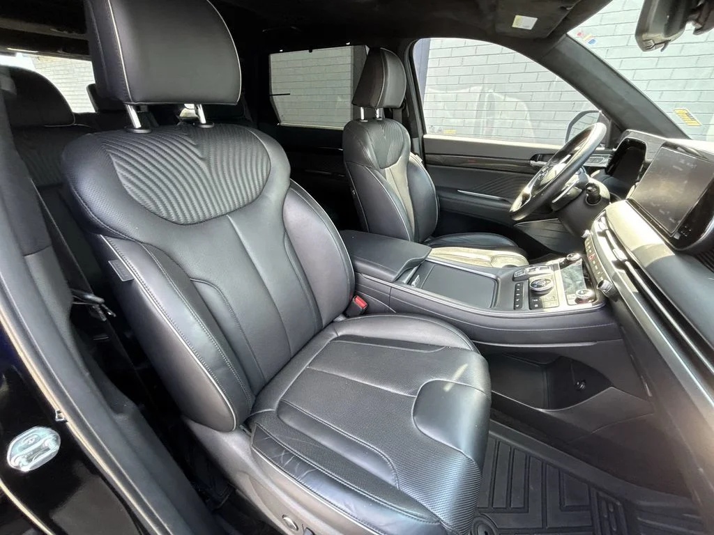 Used 2024 Black Hyundai Calligraphy image 28