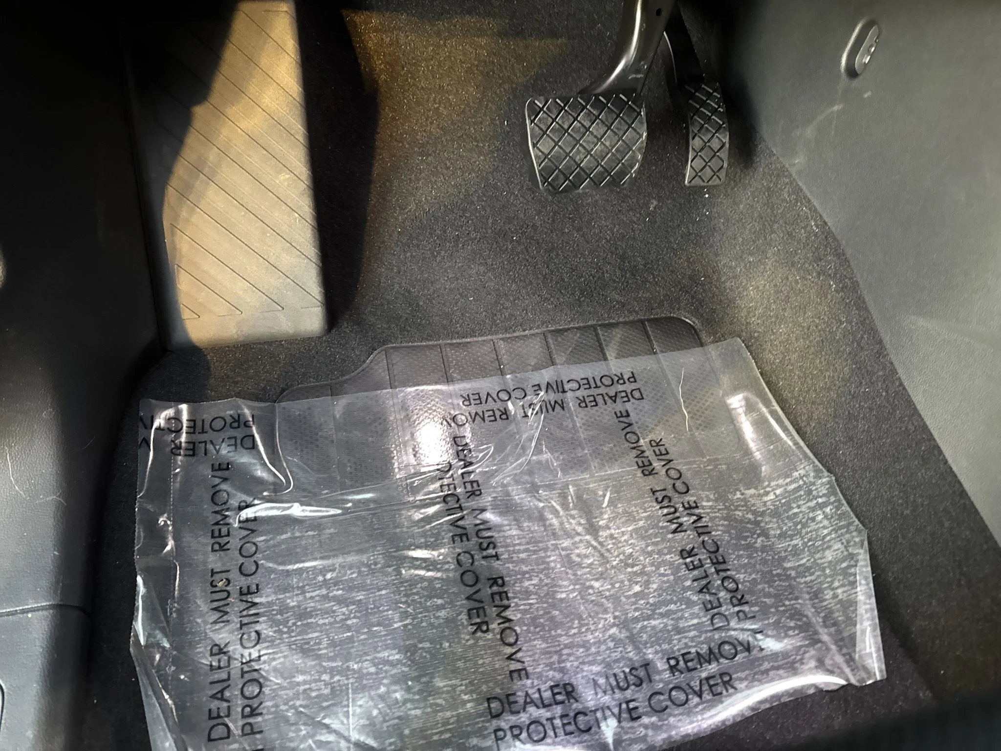New 2026 PURE GRAY Volkswagen 2.0T SE w/Technology image 18