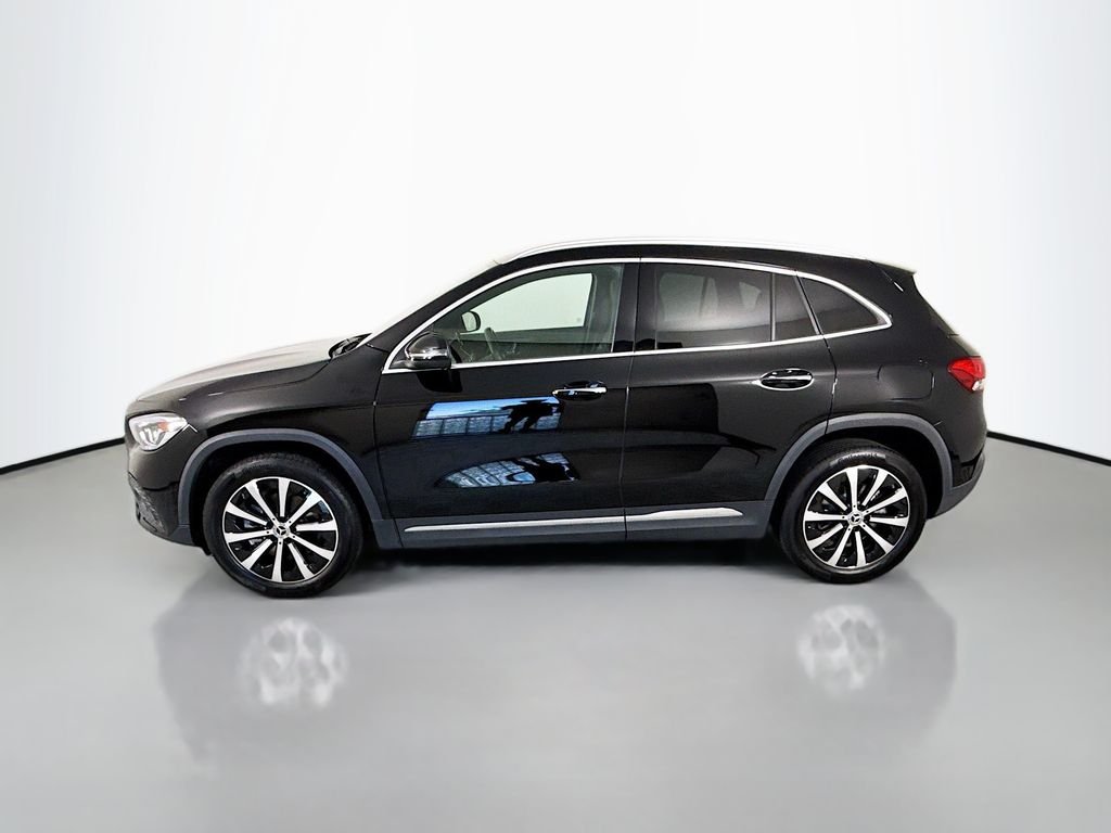 Used 2022 Black Mercedes-Benz GLA 250 image 2