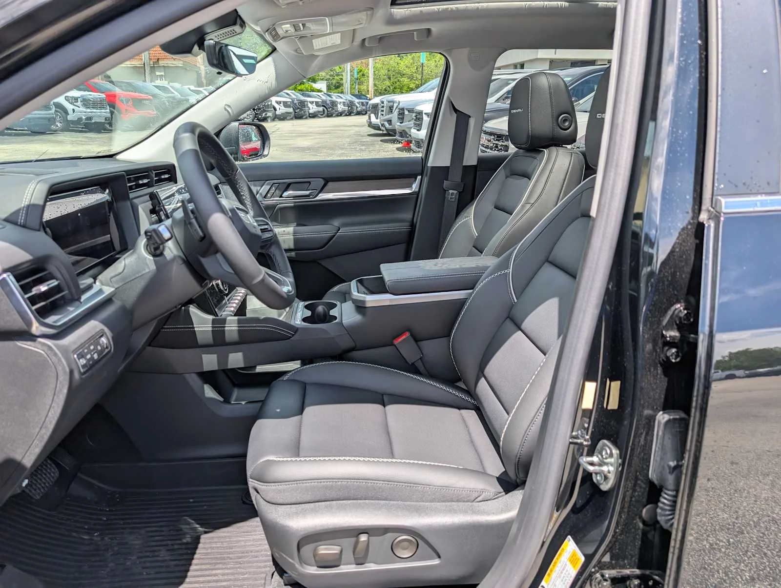 New 2026 Ebony Twilight Metallic GMC AWD Denali image 4